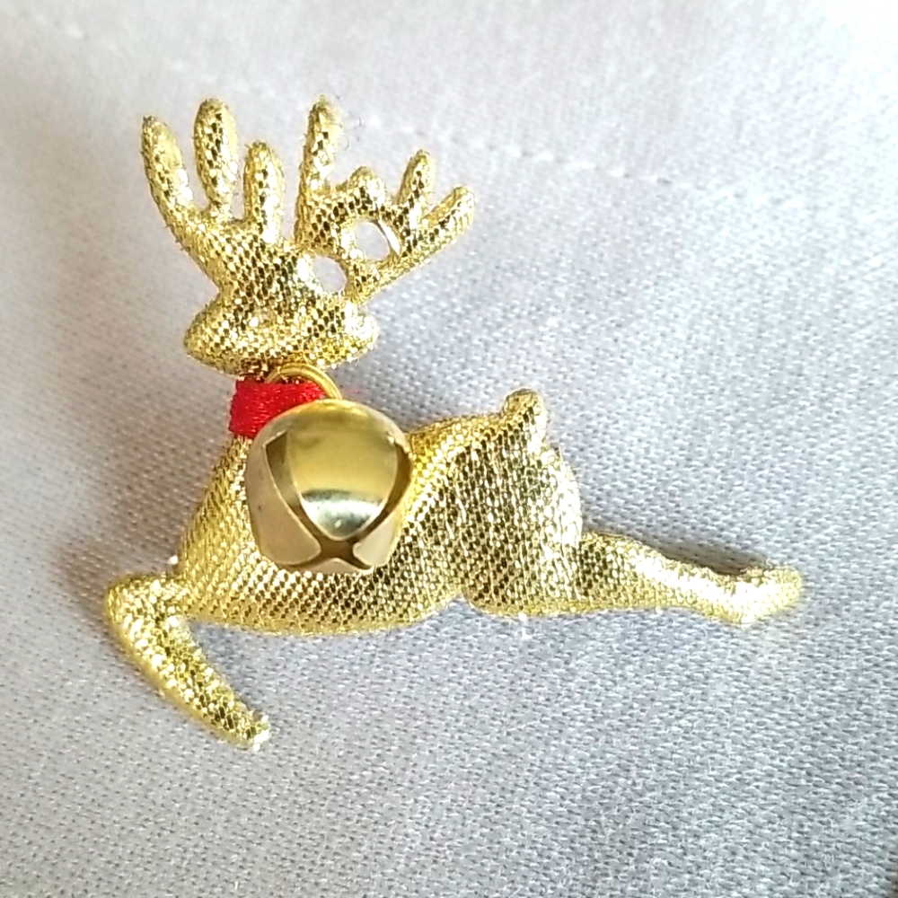 REINDEER & BELL CHRISTMAS pin